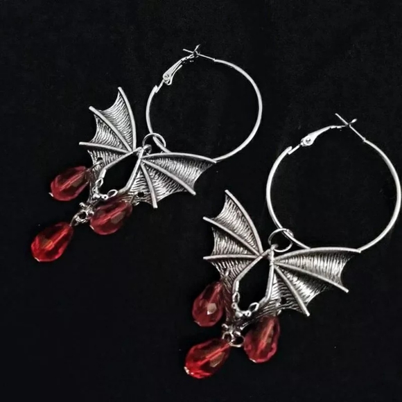 Red bat drop earrings - Picture 5 of 12